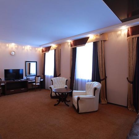 Gubernsky Hotel Minsk Ngoại thất bức ảnh