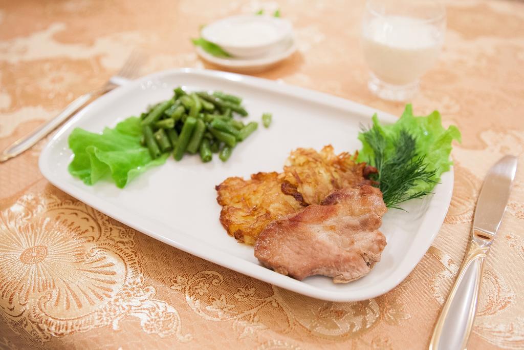 Gubernsky Hotel Minsk Ngoại thất bức ảnh