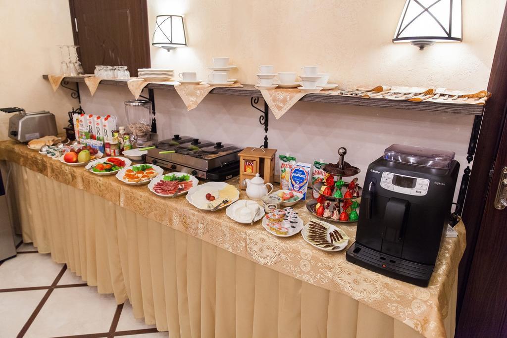 Gubernsky Hotel Minsk Ngoại thất bức ảnh