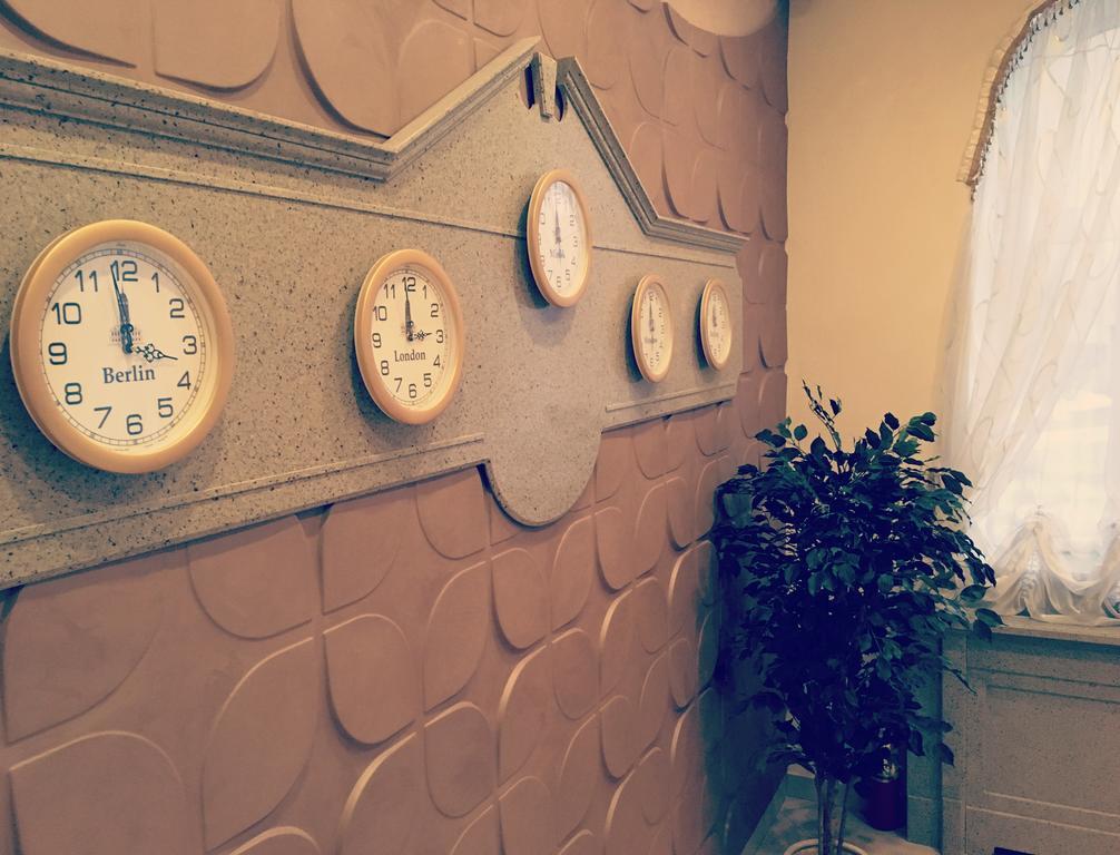 Gubernsky Hotel Minsk Ngoại thất bức ảnh