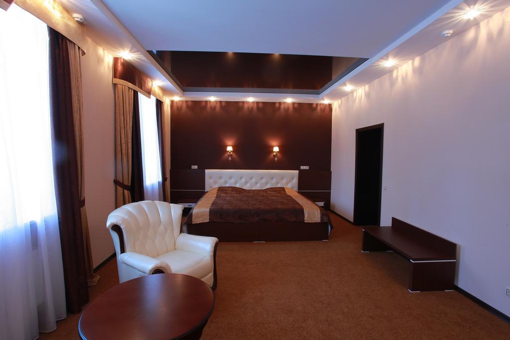 Gubernsky Hotel Minsk Ngoại thất bức ảnh