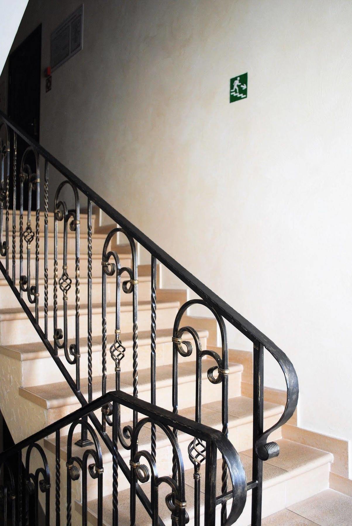 Gubernsky Hotel Minsk Ngoại thất bức ảnh