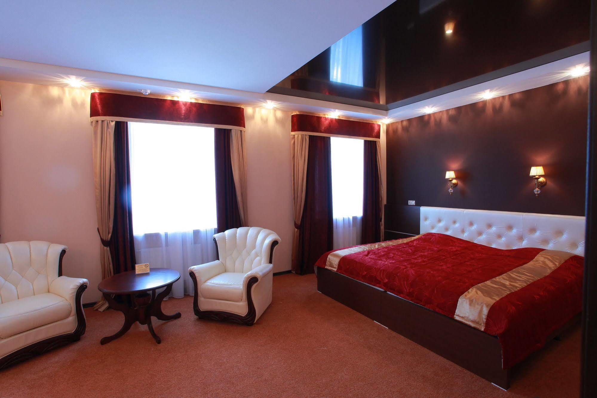Gubernsky Hotel Minsk Ngoại thất bức ảnh
