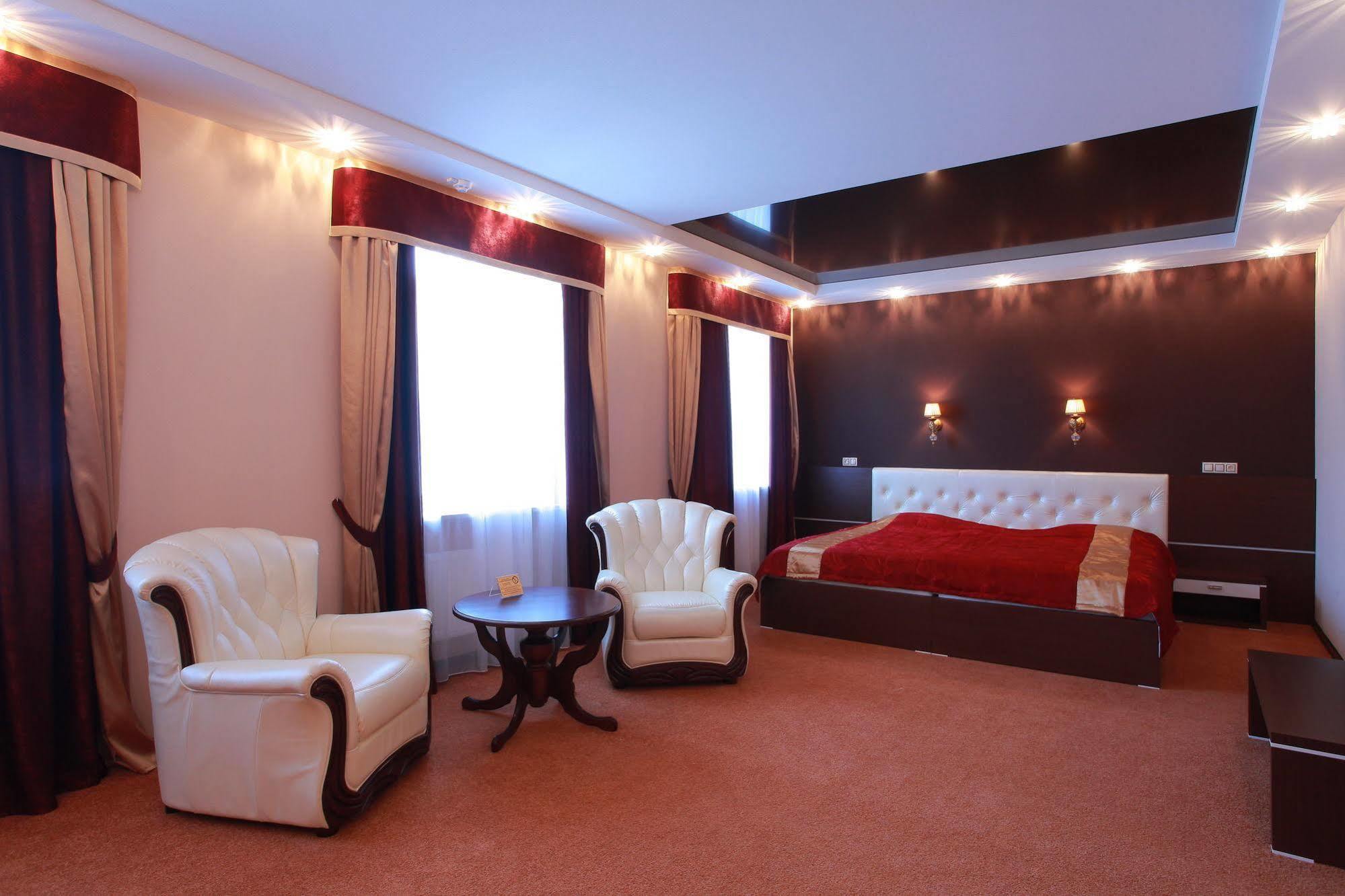 Gubernsky Hotel Minsk Ngoại thất bức ảnh