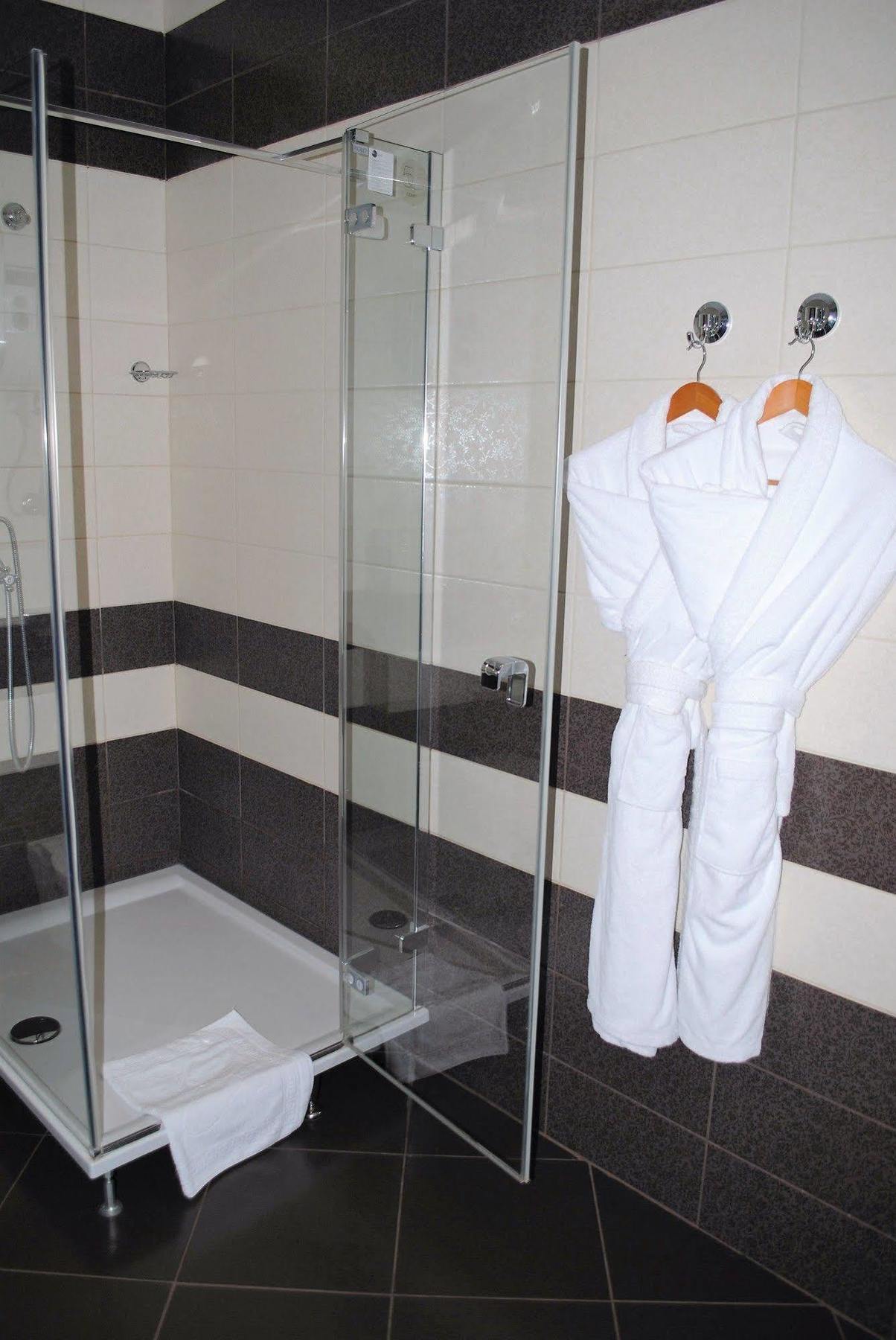 Gubernsky Hotel Minsk Ngoại thất bức ảnh