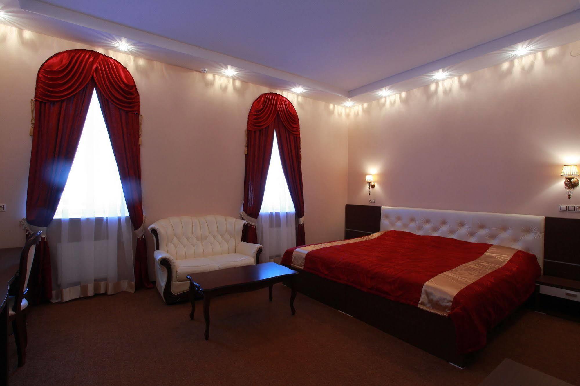 Gubernsky Hotel Minsk Ngoại thất bức ảnh