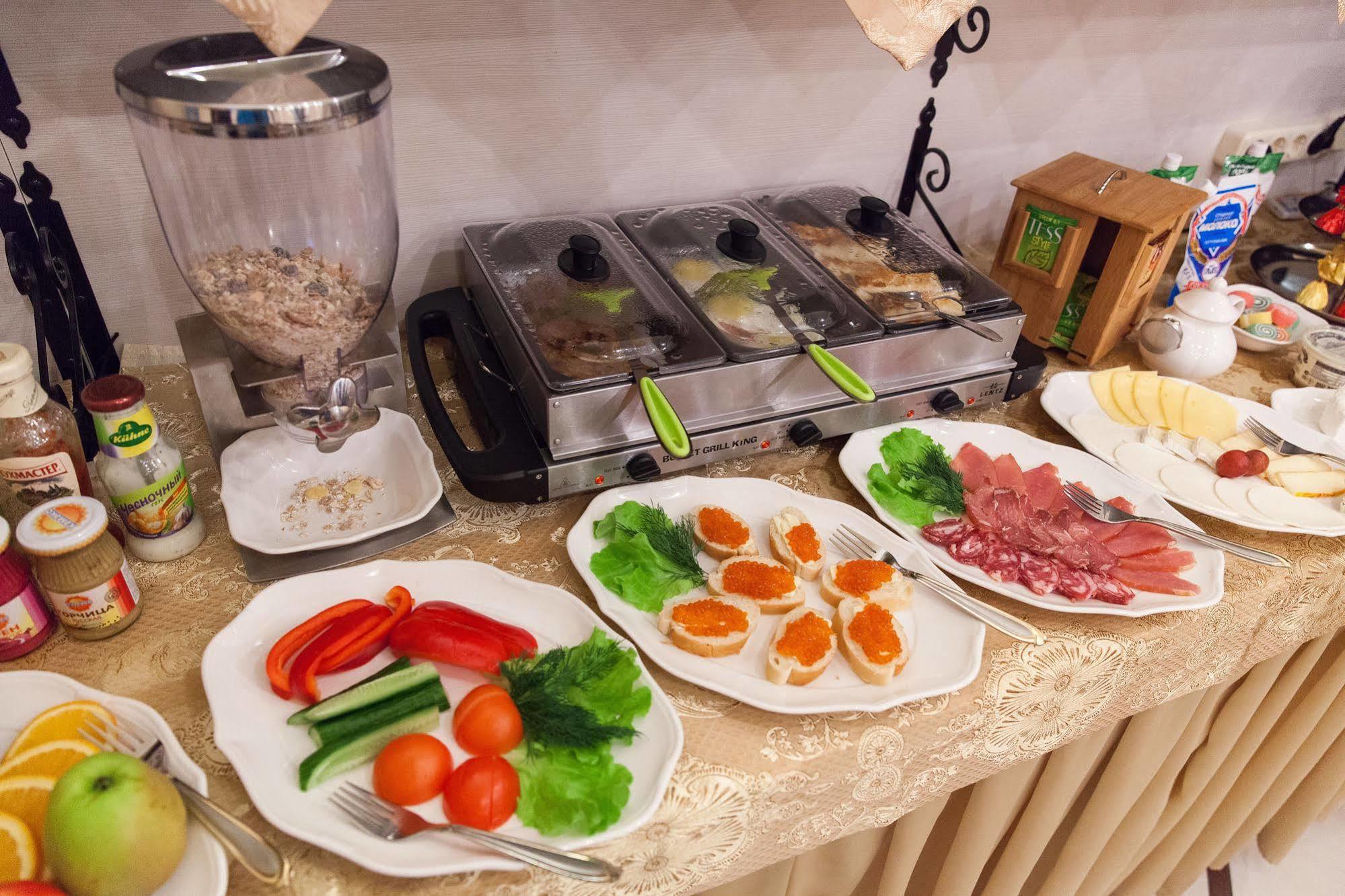 Gubernsky Hotel Minsk Ngoại thất bức ảnh